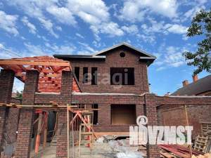 Дом 270м&sup2;, 3-этажный, участок 4 сот.  