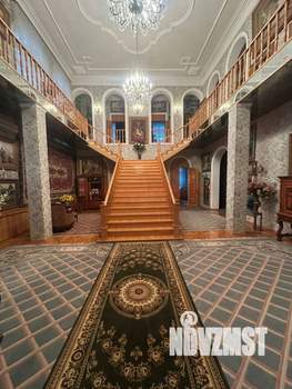 Дом 700м&sup2;, 4-этажный, участок 7 сот.  