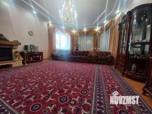 Дом 500м&sup2;, 3-этажный, участок 5 сот.  