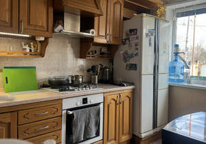 Дом 300м&sup2;, 3-этажный, участок 380 сот.  