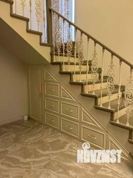 Дом 200м&sup2;, 2-этажный, участок 5 сот.  