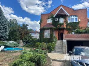 Дом 246м², 2-этажный, участок 6 сот.  