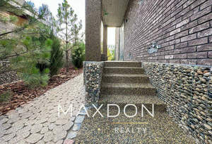 Дом 325м&sup2;, 2-этажный, участок 9 сот.  