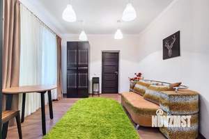 Дом 197м&sup2;, 3-этажный, участок 4 сот.  