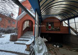 Дом 600м&sup2;, 2-этажный, участок 6 сот.  