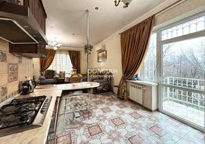 Дом 385м&sup2;, 4-этажный, участок 7 сот.  