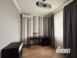 Дом 206м², 3-этажный, участок 4 сот.  