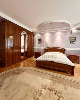 Дом 288м², 3-этажный, участок 6 сот.  