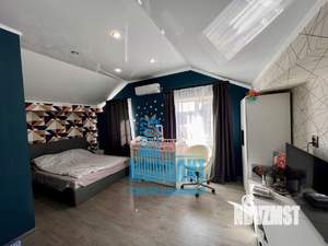 Дом 100м&sup2;, 2-этажный, участок 3 сот.  