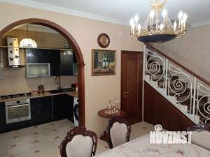 Дом 450м², 2-этажный, участок 6 сот.  