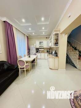 Дом 206м&sup2;, 3-этажный, участок 3 сот.  