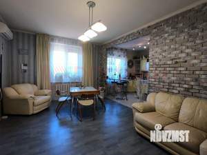 Дом 312м&sup2;, 3-этажный, участок 4 сот.  