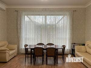 Дом 210м&sup2;, 2-этажный, участок 3 сот.  