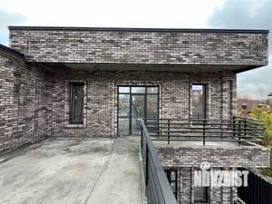 Коттедж 300м&sup2;, 2-этажный, участок 5 сот.  