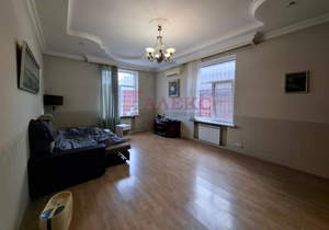 Дом 198м², 2-этажный, участок 318 сот.  