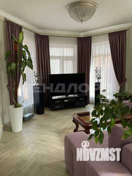 Дом 130м&sup2;, 2-этажный, участок 3 сот.  