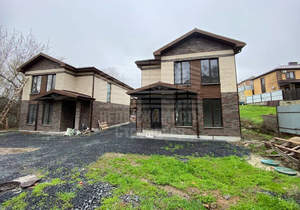 Дом 143м&sup2;, 2-этажный, участок 3 сот.  