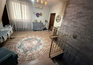 Дом 136м&sup2;, 3-этажный, участок 4 сот.  