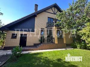 Дом 240м&sup2;, 2-этажный, участок 6 сот.  