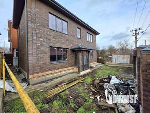 Дом 150м&sup2;, 2-этажный, участок 3 сот.  