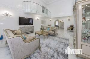 Дом 596м&sup2;, 2-этажный, участок 7 сот.  