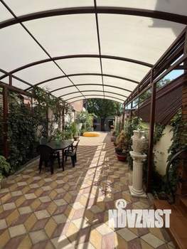 Дом 291м², 2-этажный, участок 3 сот.  