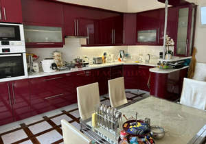 Дом 354м², 3-этажный, участок 3 сот.  