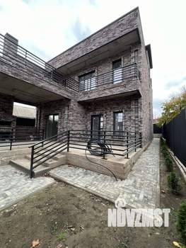 Коттедж 300м&sup2;, 2-этажный, участок 5 сот.  