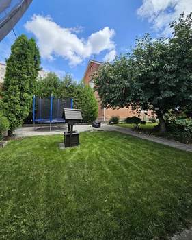 Дом 194м&sup2;, 2-этажный, участок 6 сот.  