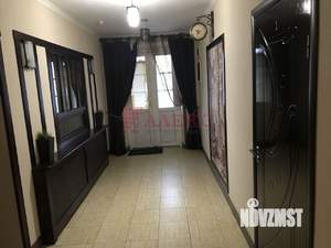 Дом 520м&sup2;, 2-этажный, участок 7 сот.  