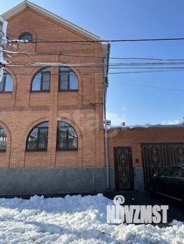 Дом 300м&sup2;, 3-этажный, участок 3 сот.  