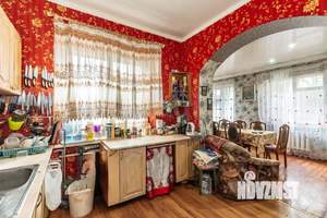 Дом 262м², 3-этажный, участок 3 сот.  