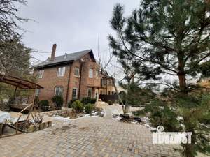 Дом 186м&sup2;, 3-этажный, участок 3 сот.  