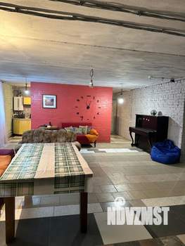 Дом 680м&sup2;, 5-этажный, участок 10 сот.  