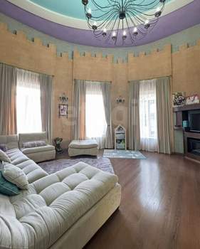 Дом 247м&sup2;, 2-этажный, участок 594 сот.  