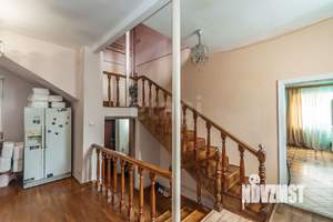 Дом 288м², 3-этажный, участок 3 сот.  