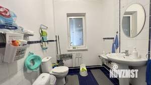 Дом 220м&sup2;, 2-этажный, участок 3 сот.  