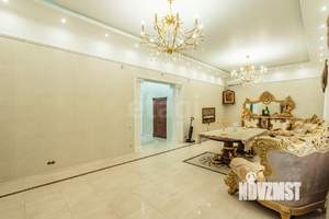 Дом 310м&sup2;, 3-этажный, участок 5 сот.  