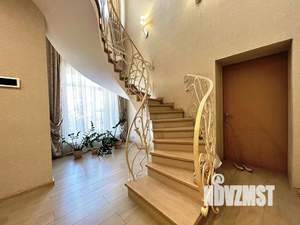 Дом 250м², 2-этажный, участок 4 сот.  