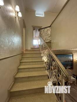 Дом 220м&sup2;, 2-этажный, участок 6 сот.  