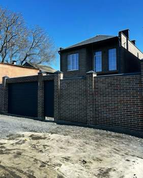 Дом 180м&sup2;, 2-этажный, участок 3 сот.  