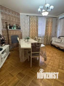 Дом 292м², 3-этажный, участок 6 сот.  