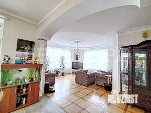 Дом 438м&sup2;, 3-этажный, участок 8 сот.  