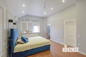 Дом 295м², 3-этажный, участок 3 сот.  