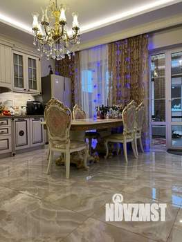 Дом 200м&sup2;, 2-этажный, участок 5 сот.  