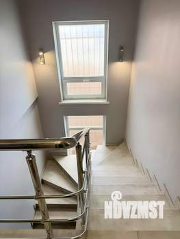 Дом 280м², 2-этажный, участок 3 сот.  