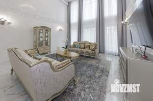 Дом 596м&sup2;, 2-этажный, участок 7 сот.  