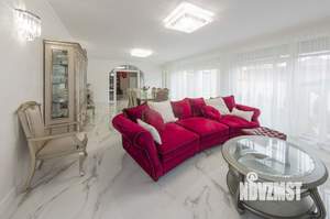 Дом 596м&sup2;, 2-этажный, участок 7 сот.  