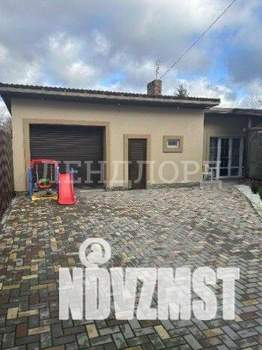 Дом 215м&sup2;, 2-этажный, участок 4 сот.  