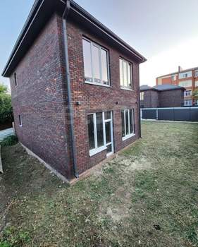 Дом 170м&sup2;, 2-этажный, участок 3 сот.  